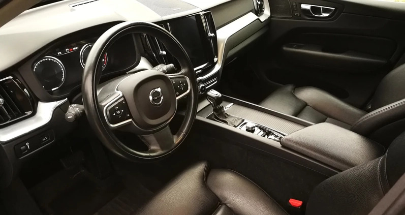 Volvo XC 60 cena 128000 przebieg: 93000, rok produkcji 2019 z Białystok małe 172